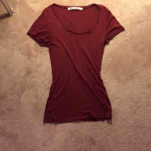 Elegant fitted burgundy shirt